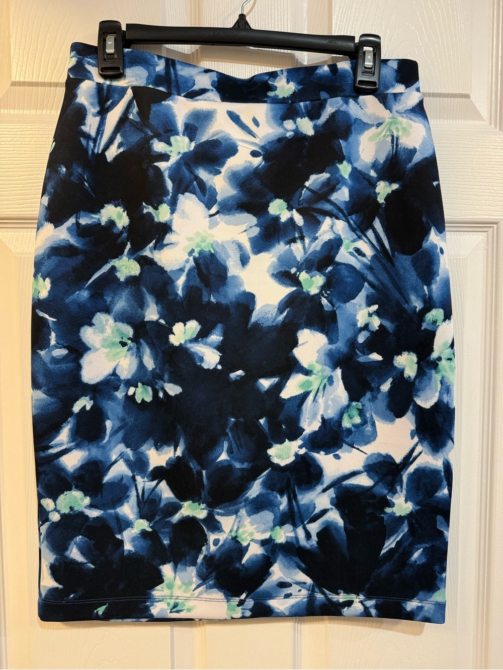 Liz Claiborne Navy and White Floral Pencil Skirt